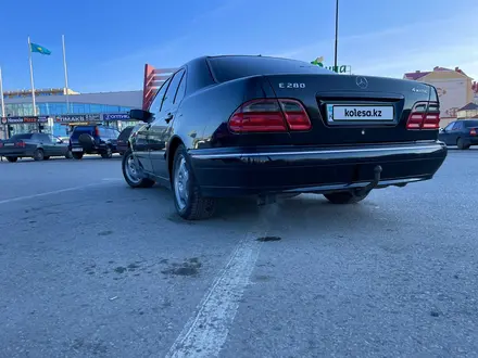 Mercedes-Benz E 280 2001 года за 5 000 000 тг. в Актобе – фото 14