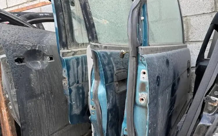 Двери на mitsubishi space runner, wawgon, chariot, спейс рунер, вагон, шари за 15 000 тг. в Алматы