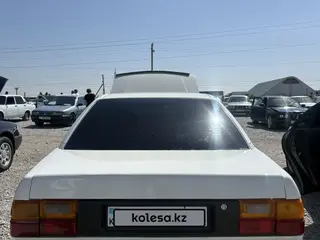 Audi 100