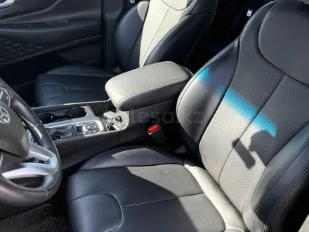 Hyundai Santa Fe 2020 года за 10 300 000 тг. в Караганда – фото 17
