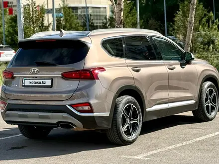 Hyundai Santa Fe 2020 года за 10 300 000 тг. в Караганда – фото 3