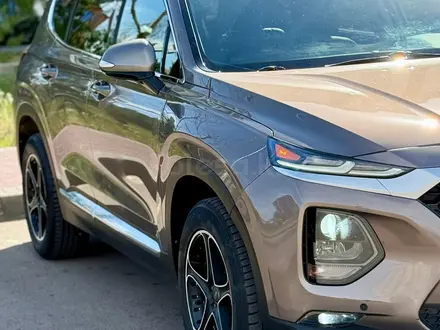 Hyundai Santa Fe 2020 года за 10 300 000 тг. в Караганда – фото 5