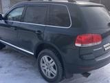 Volkswagen Touareg 2006 года за 5 200 000 тг. в Павлодар – фото 2
