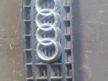 Решетка радиатора Audi TT за 389 тг. в Караганда