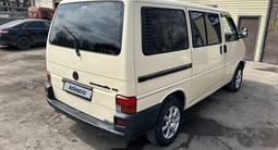 Volkswagen Caravelle 1999 года за 3 500 000 тг. в Караганда – фото 2