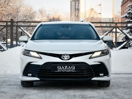 Toyota Camry 2021 года за 19 000 000 тг. в Алматы – фото 2