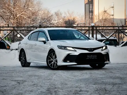 Toyota Camry 2021 года за 19 000 000 тг. в Алматы – фото 3