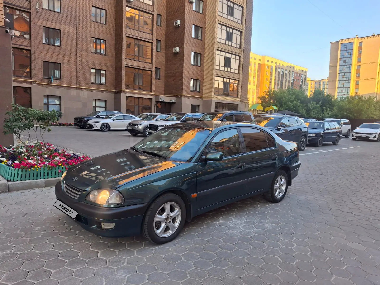 Toyota Avensis, 1999