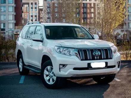 Toyota Land Cruiser Prado 2022 года за 25 500 000 тг. в Атырау