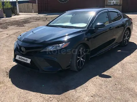 Toyota Camry 2018 года за 12 000 000 тг. в Караганда – фото 9