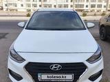 Hyundai Accent 2018 года за 7 300 000 тг. в Актау – фото 2