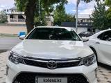 Toyota Camry 2017 года за 15 300 000 тг. в Шымкент – фото 2