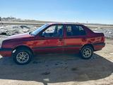 Volkswagen Vento 1993 года за 500 000 тг. в Караганда – фото 4