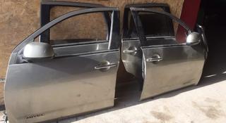 Двери на Mitsubishi Outlander за 1 000 тг. в Караганда