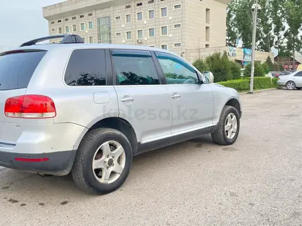 Volkswagen Touareg 2006 года за 4 500 000 тг. в Алматы – фото 4