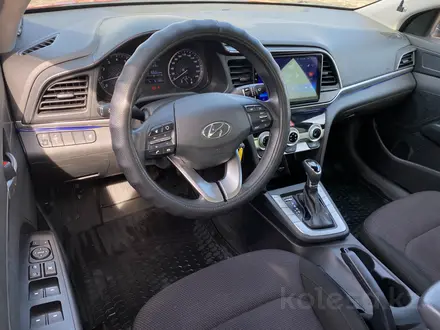 Hyundai Elantra 2019 года за 9 460 000 тг. в Алматы – фото 8