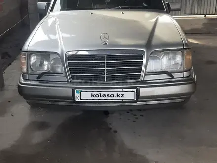 Mercedes-Benz E 320 1994 года за 4 000 365 тг. в Алматы – фото 7