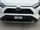 Toyota RAV4 2022 года за 18 500 000 тг. в Астана – фото 2