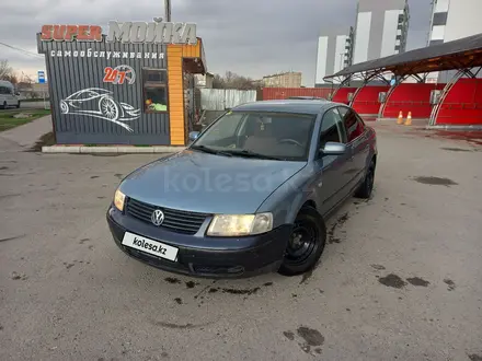 Volkswagen Passat 1997 года за 1 500 000 тг. в Тараз – фото 2