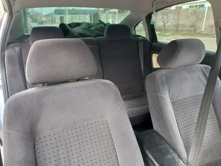 Volkswagen Passat 1997 года за 1 500 000 тг. в Тараз – фото 15