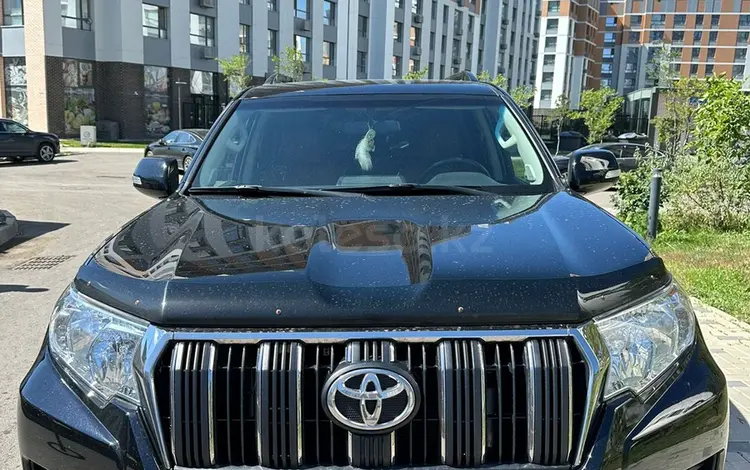 Toyota Land Cruiser Prado 2018 годаfor20 950 000 тг. в Астана