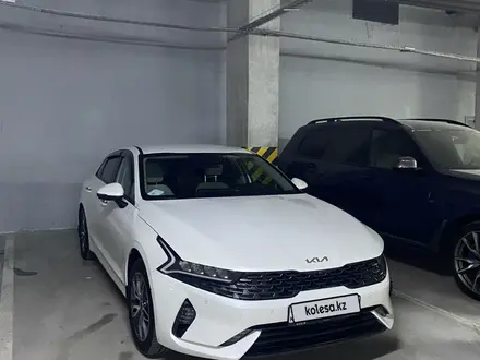 Kia K5 2022 года за 13 500 000 тг. в Алматы