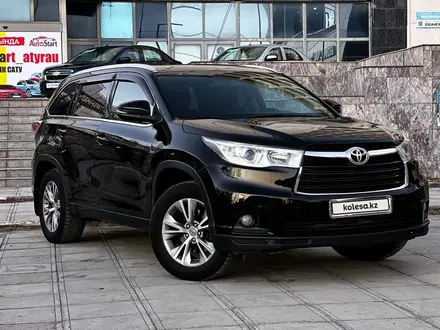 Toyota Highlander 2015 года за 14 500 000 тг. в Атырау – фото 2