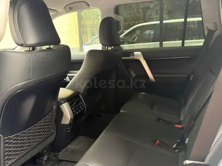 Toyota Land Cruiser Prado 2022 года за 42 500 000 тг. в Алматы – фото 7