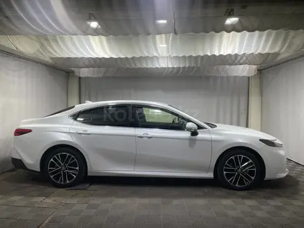 Toyota Camry Luxe 2025 года за 19 500 000 тг. в Алматы – фото 17
