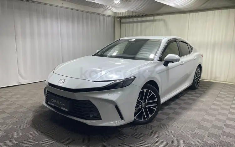 Toyota Camry Luxe 2025 года за 19 500 000 тг. в Алматы