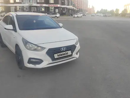 Hyundai Solaris 2017 года за 3 200 000 тг. в Астана