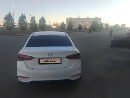 Hyundai Solaris 2017 года за 3 200 000 тг. в Астана – фото 5