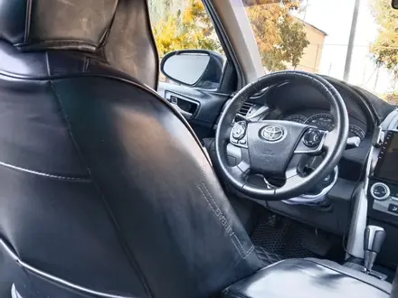 Toyota Camry 2014 года за 7 600 000 тг. в Атырау – фото 2