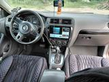 Volkswagen Jetta 2014 года за 4 850 000 тг. в Актобе – фото 5