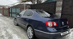 Volkswagen Passat 2005 года за 4 900 000 тг. в Алматы – фото 4