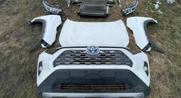 Бампер в сборе/капот/крыло/молдинг/защита/абсорбер/усилитель передний RAV4 за 50 000 тг. в Алматы