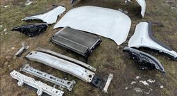 Бампер в сборе/капот/крыло/молдинг/защита/абсорбер/усилитель передний RAV4 за 50 000 тг. в Алматы – фото 5