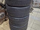 Зимние шины Michelin 255/40/20 за 80 000 тг. в Алматы