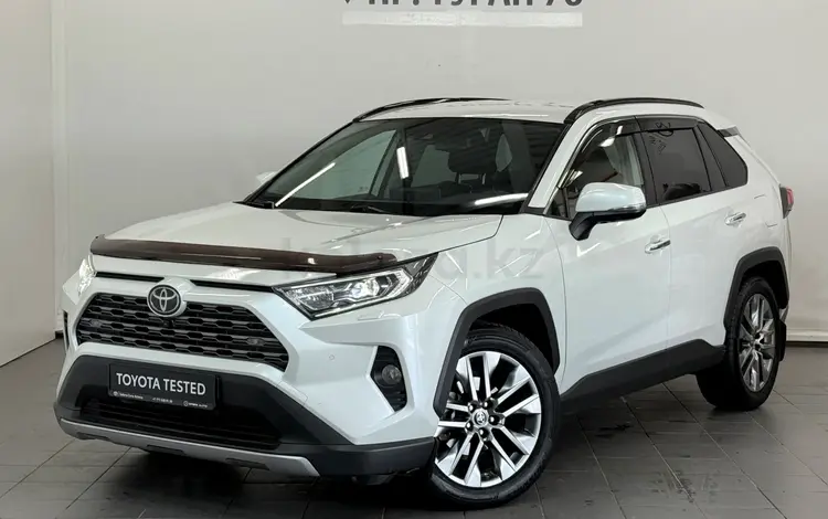 Toyota RAV4 Luxe 2021 года за 13 900 000 тг. в Астана