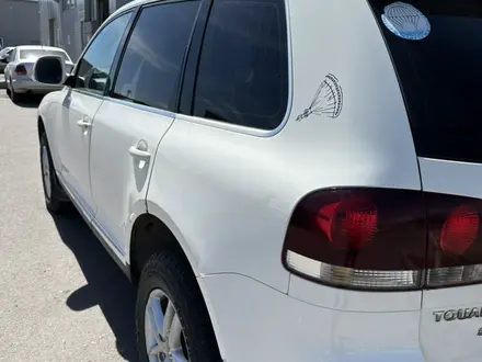 Volkswagen Touareg 2008 года за 5 500 000 тг. в Астана – фото 4