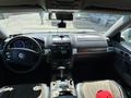 Volkswagen Touareg 2008 года за 5 500 000 тг. в Астана – фото 16