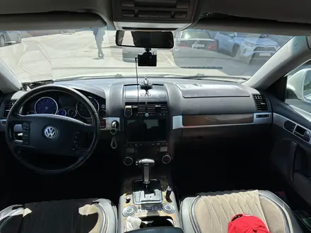 Volkswagen Touareg 2008 года за 5 500 000 тг. в Астана – фото 16