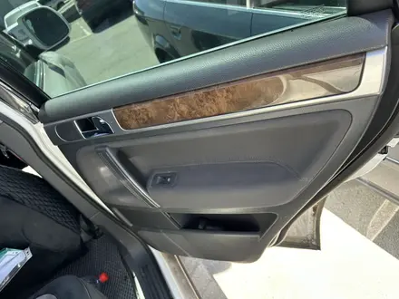 Volkswagen Touareg 2008 года за 5 500 000 тг. в Астана – фото 18