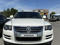 Volkswagen Touareg 2008 года за 5 500 000 тг. в Астана – фото 2