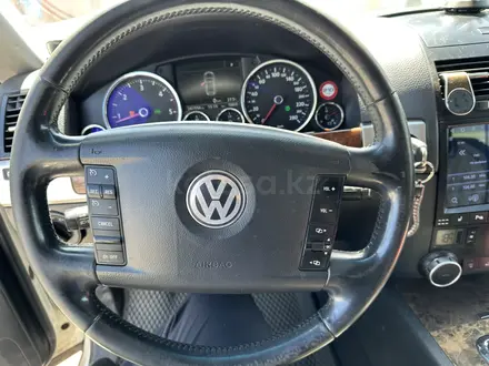 Volkswagen Touareg 2008 года за 5 500 000 тг. в Астана – фото 7