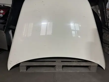 Туарег капот за 100 000 тг. в Астана