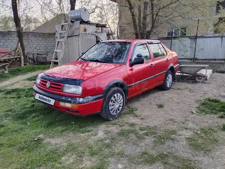 Volkswagen Vento 1996 года за 1 025 000 тг. в Алматы – фото 2