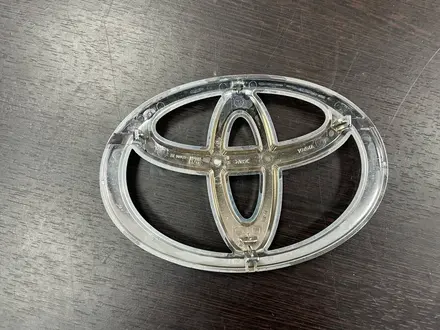 Оригинальная передняя решетка с эмблемой логотипом для Toyota 4Runner 285 за 25 000 тг. в Караганда – фото 13