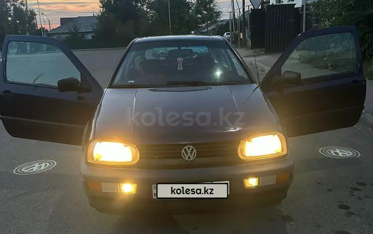 Volkswagen Golf 1995 годаүшін1 000 000 тг. в Алматы