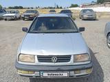 Volkswagen Vento 1993 года за 900 000 тг. в Тараз – фото 3